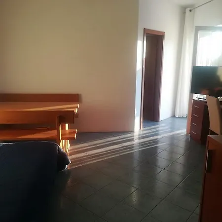 Barisic Hrvatskih Zrtava 404 Seget Vranjica アパート *
