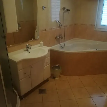 Barisic Hrvatskih Zrtava 404 Seget Vranjica アパート *